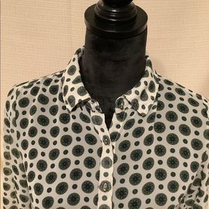 XS ladies cream/green paisley print shirt